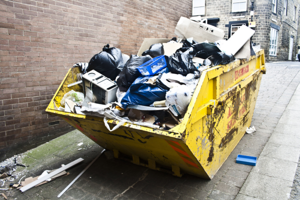 Can you throw electronics in the garbage?