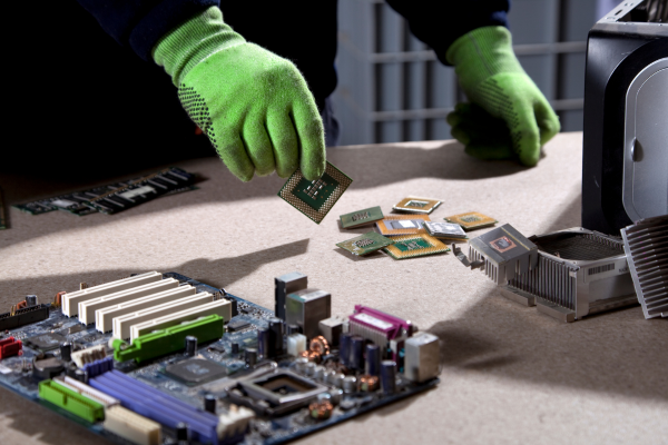 what happens to e-waste that is recycled?